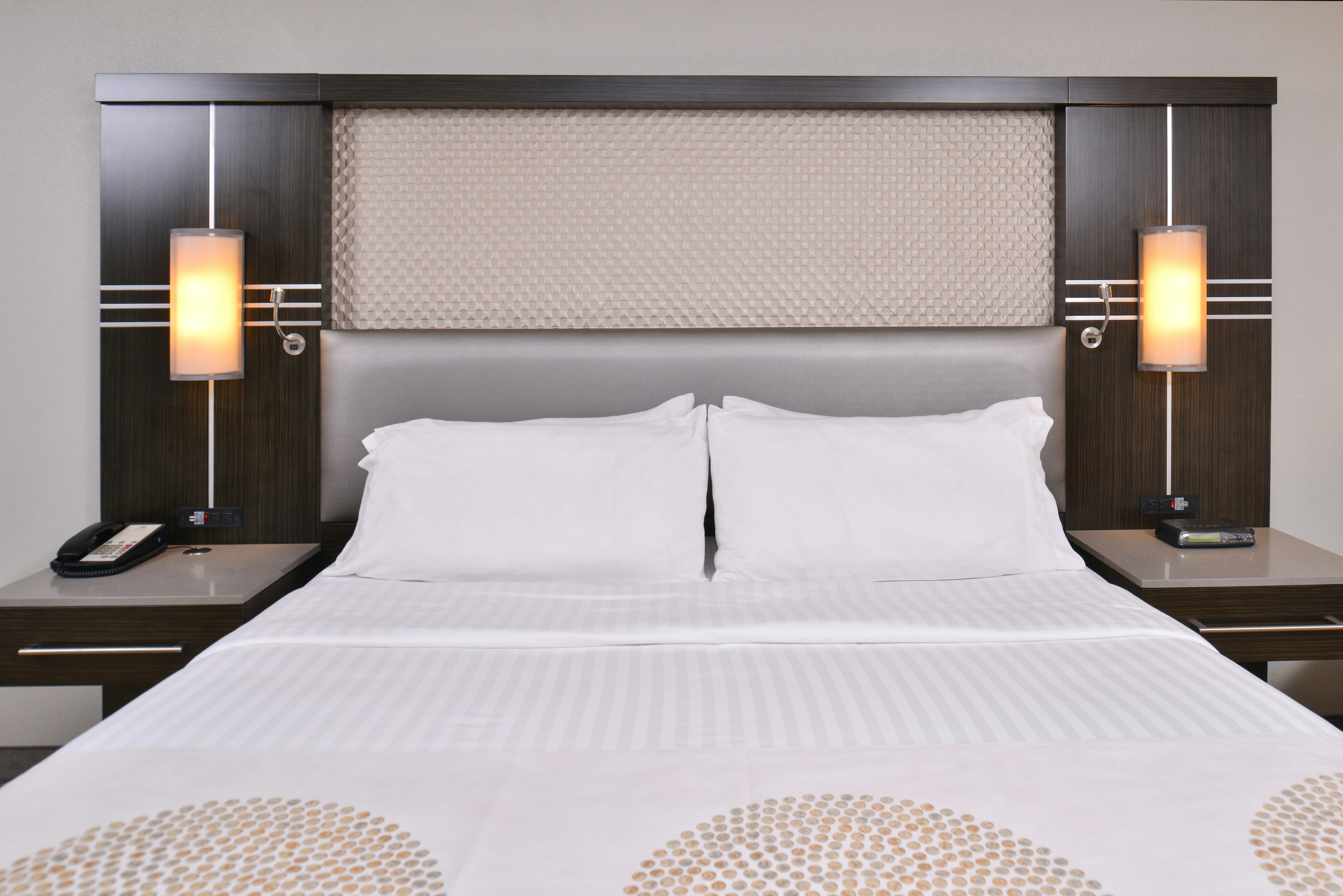 Holiday Inn Dallas-Richardson 27/77