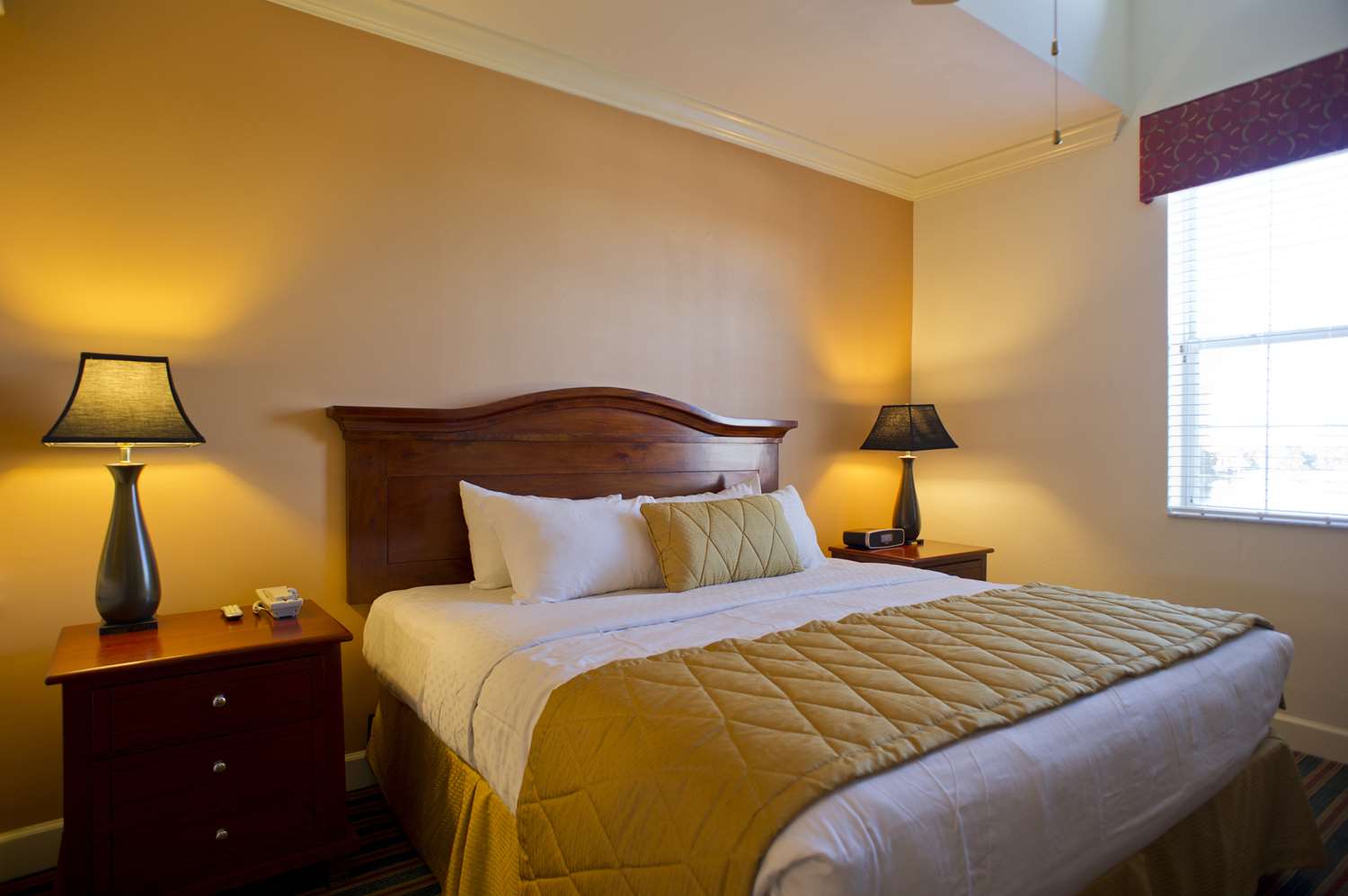جناح بسرير كينج بغرفة نوم واحدة مع أريكة، Hilton Vacation Club Grand Beach Orlando 2/3
