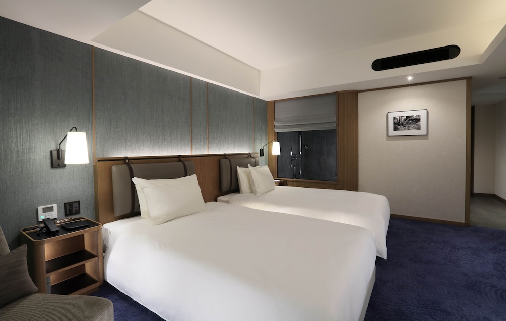 Hotel Collective 11/50