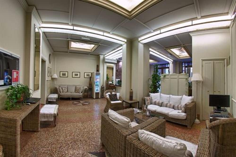 Hotel Pedrini 11/25