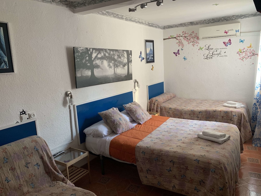 Pension Giraldilla 22/67