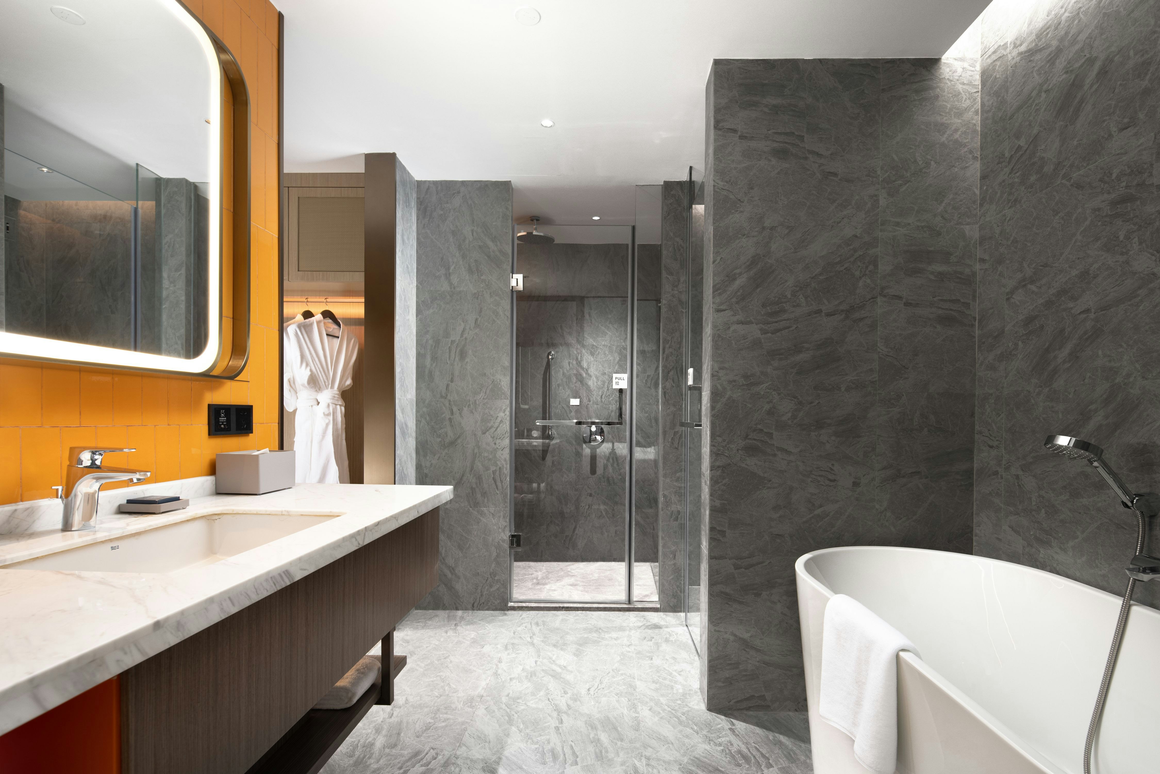 HOME2 SUITES BY HILTON WUHAN XUDONG 35/36