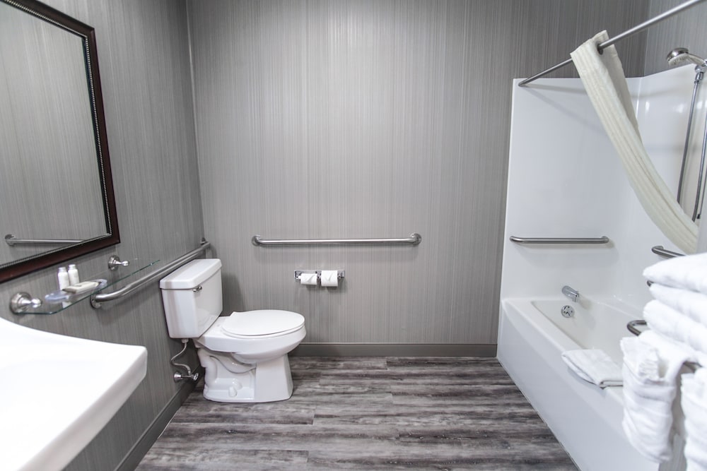 Best Western Plus Berkshire Hills Inn & Suites 12/41
