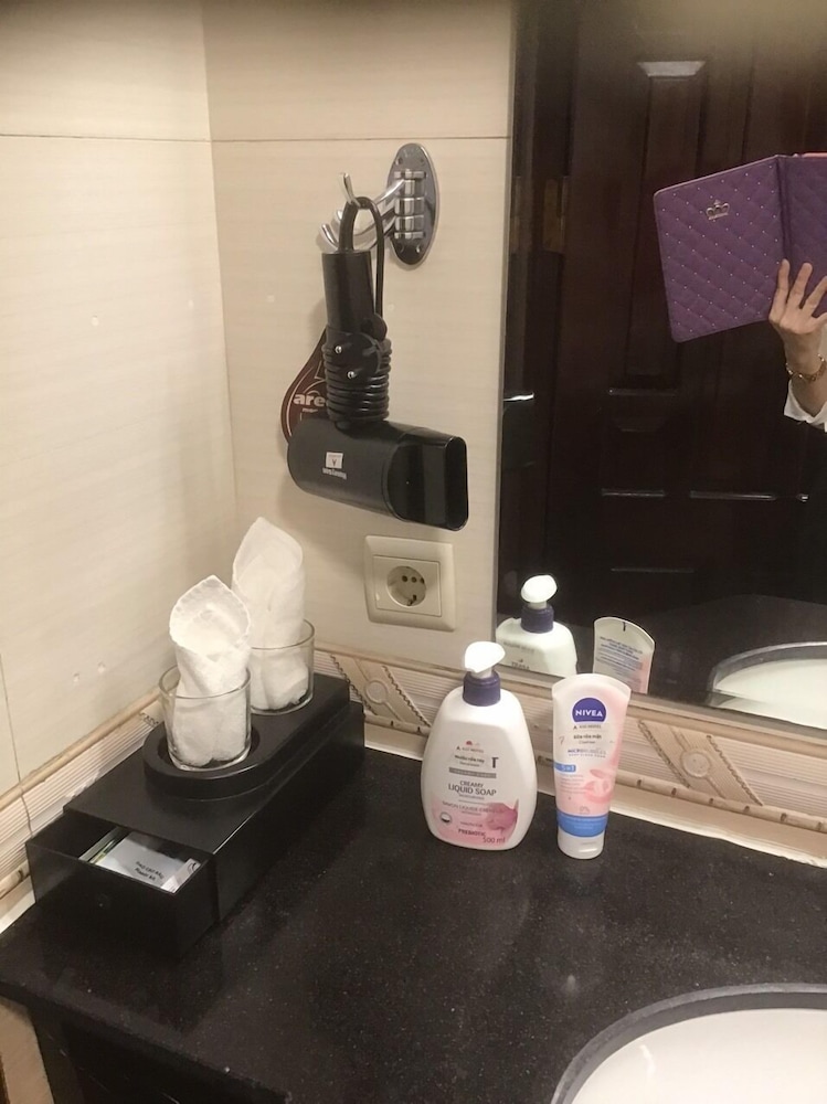 Hanoi Palace Hotel 50/50