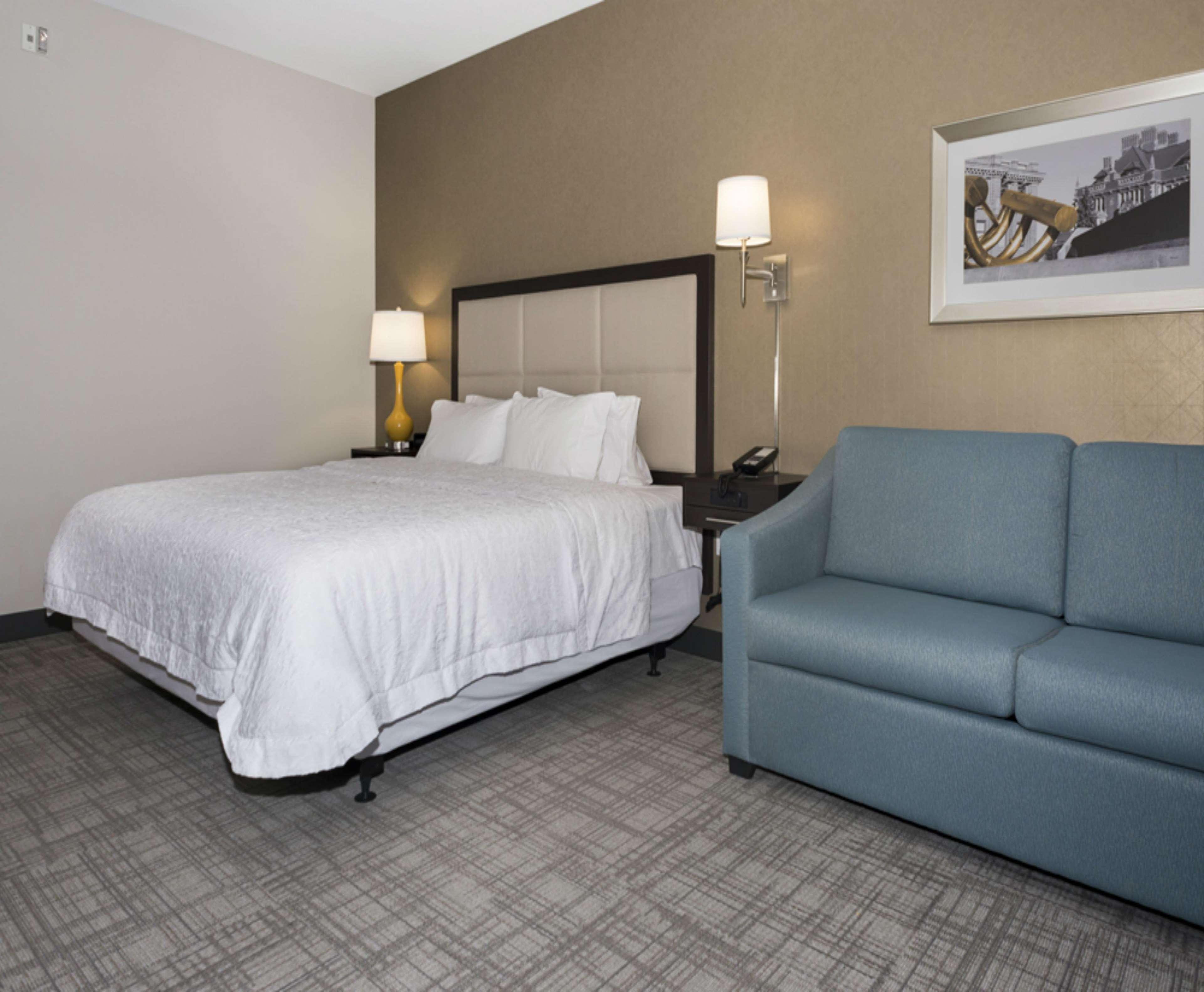 ROOM, KING BED, SOFA, ACCESSIBLE