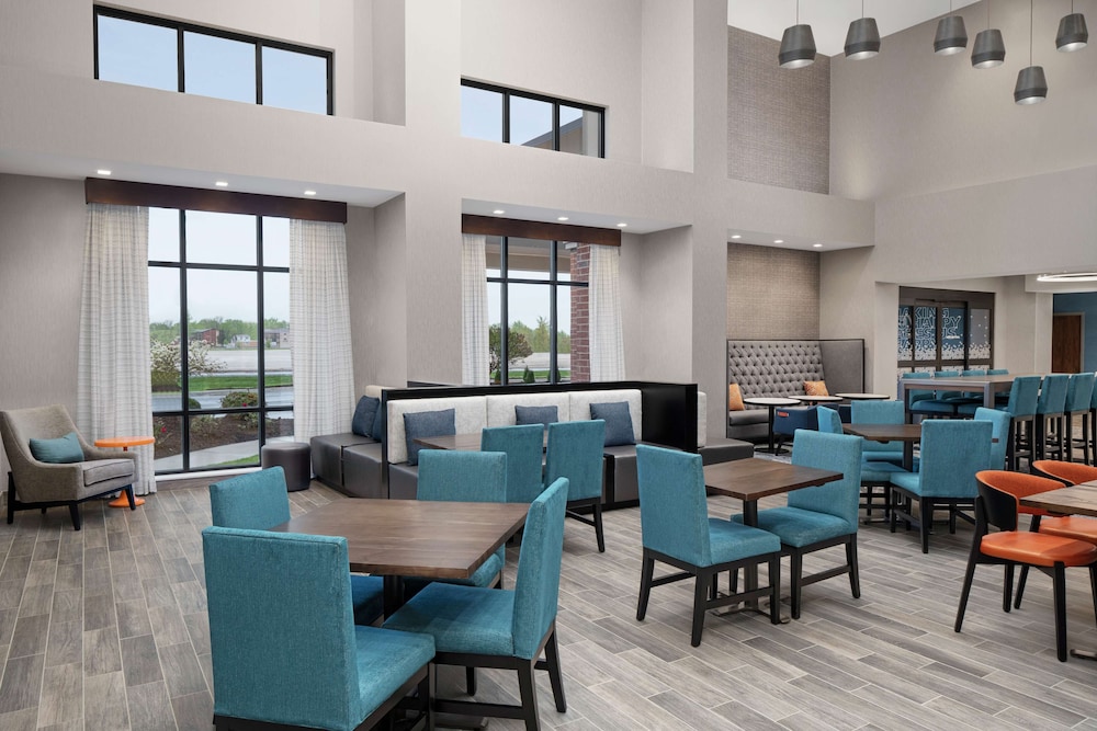 Hampton Inn & Suites Bridgeview Chicago 25/41