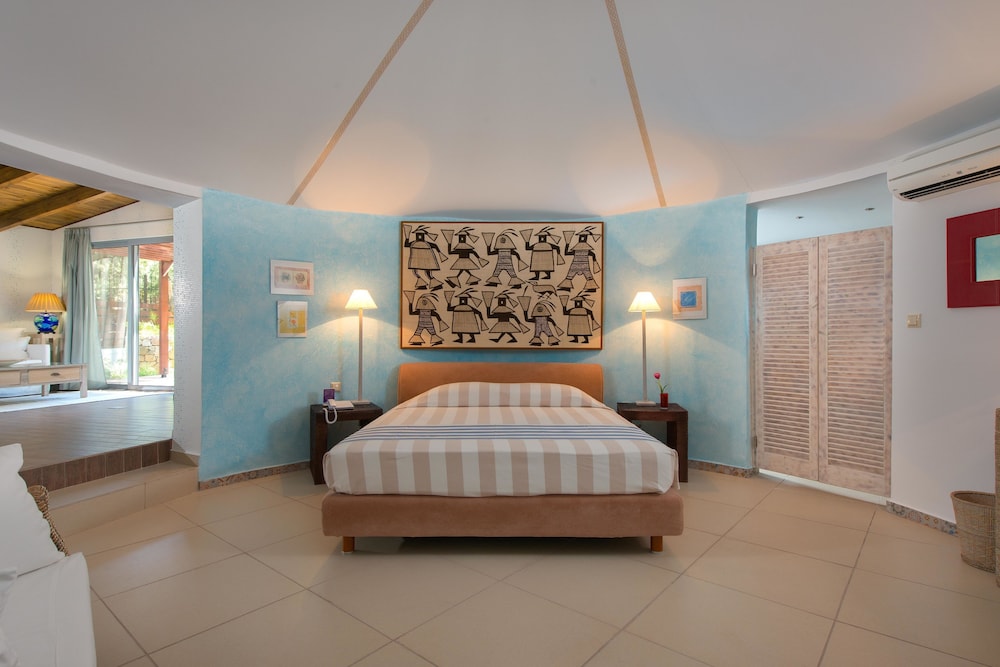 DELUXE, BUNGALOW, GARDEN AREA
