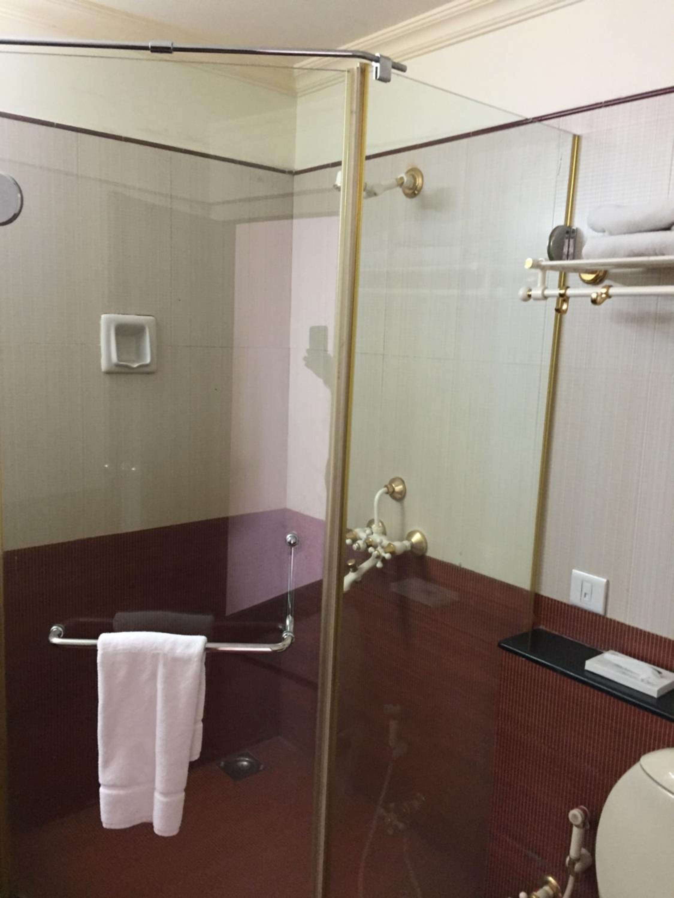 Ktdc Mascot Hotel 54/55