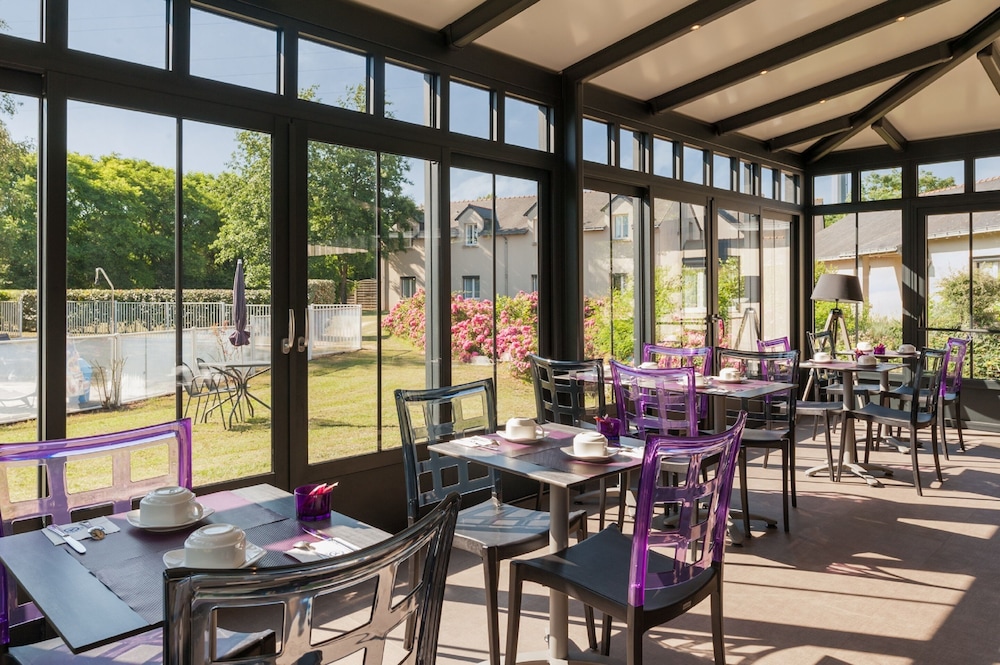Hotel the Originals Saumur Ouest La Saulaie 50/63