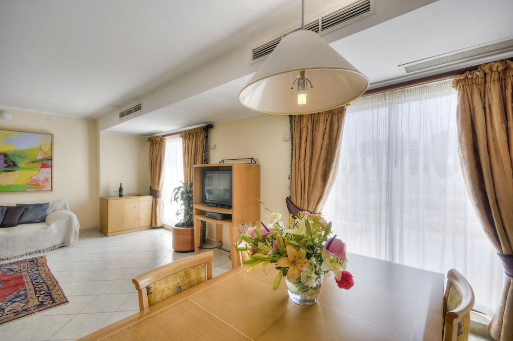 Verdi St. George's Bay Marina 30/50