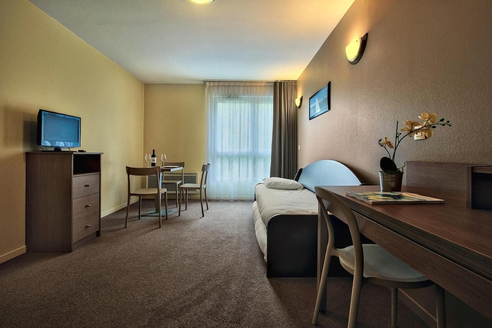 Hotel Residence Zenitude Magny Les Hameaux Versailles 33/49