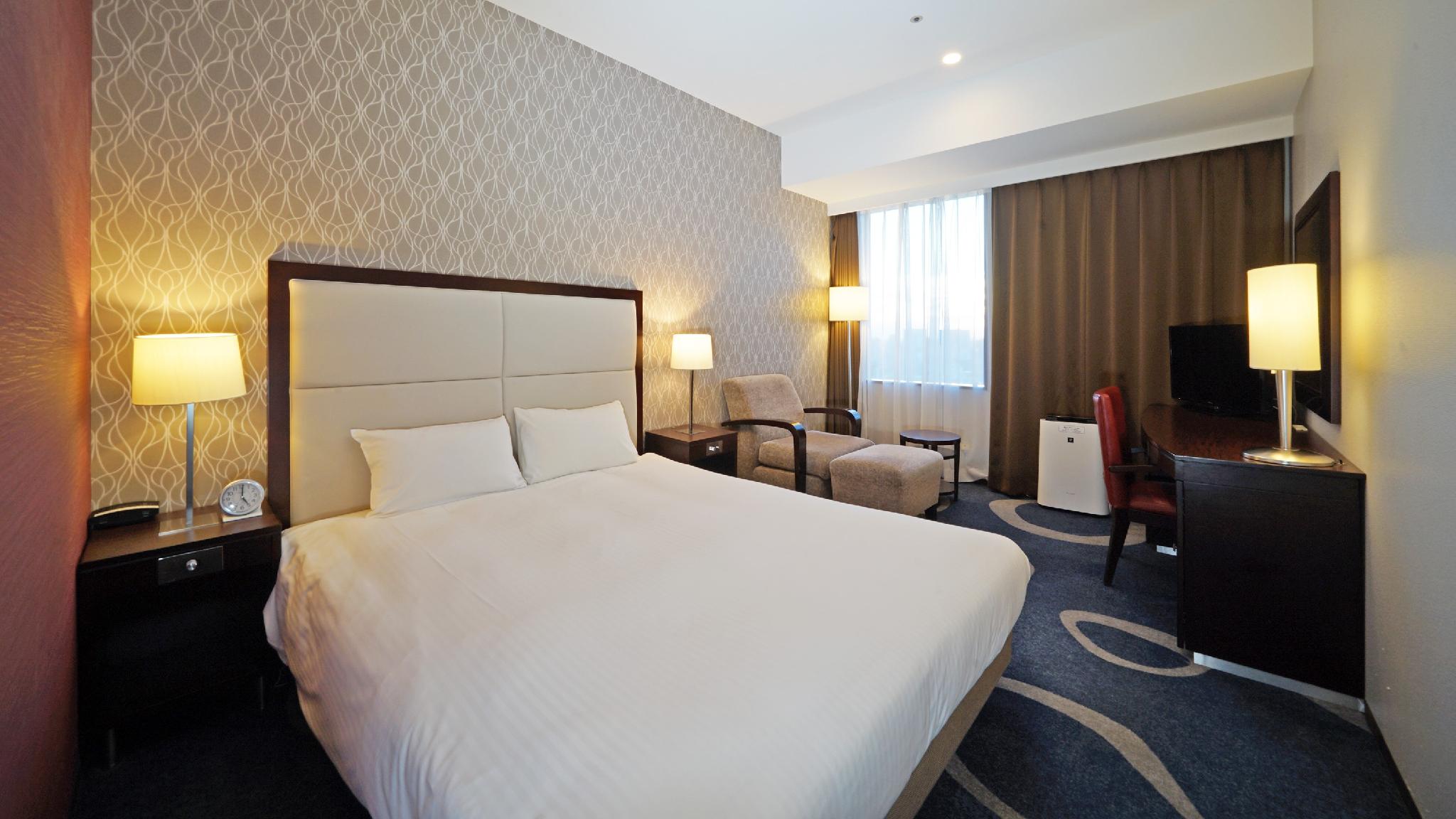 Room, Double Bed, Night View