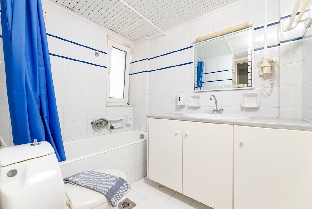 Kostakis Beach Hotel 45/46