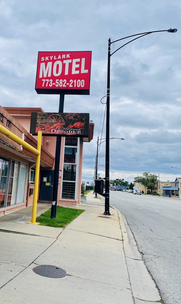 Skylark Motel 40/49