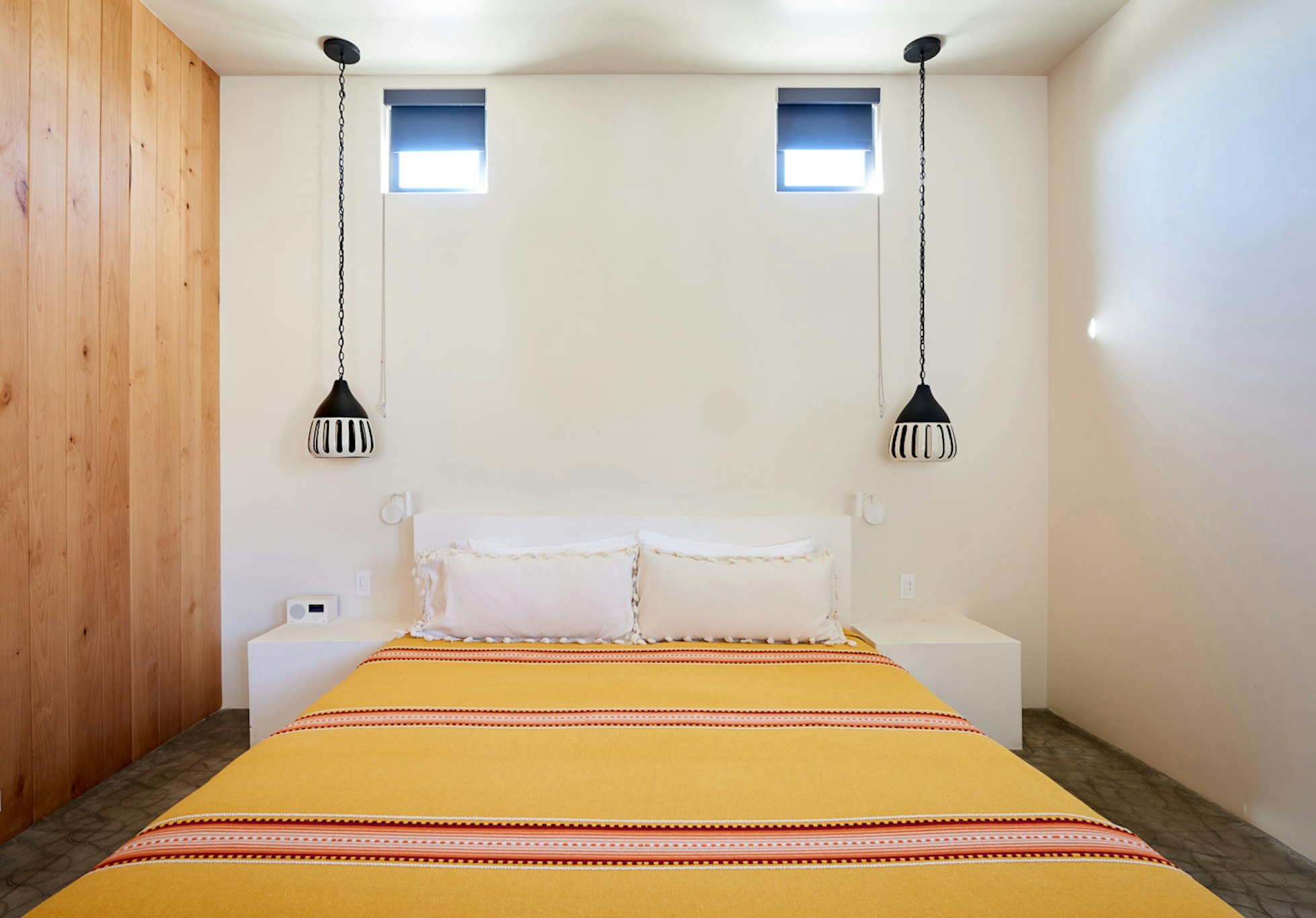 Room, King Bed, Pool Side