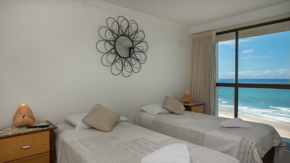 Norfolk Luxury Beachfront Apartments 12/74