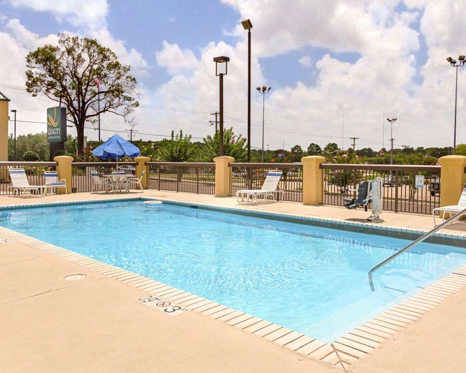 Motel6 Jackson, MS - Southwest 15/21