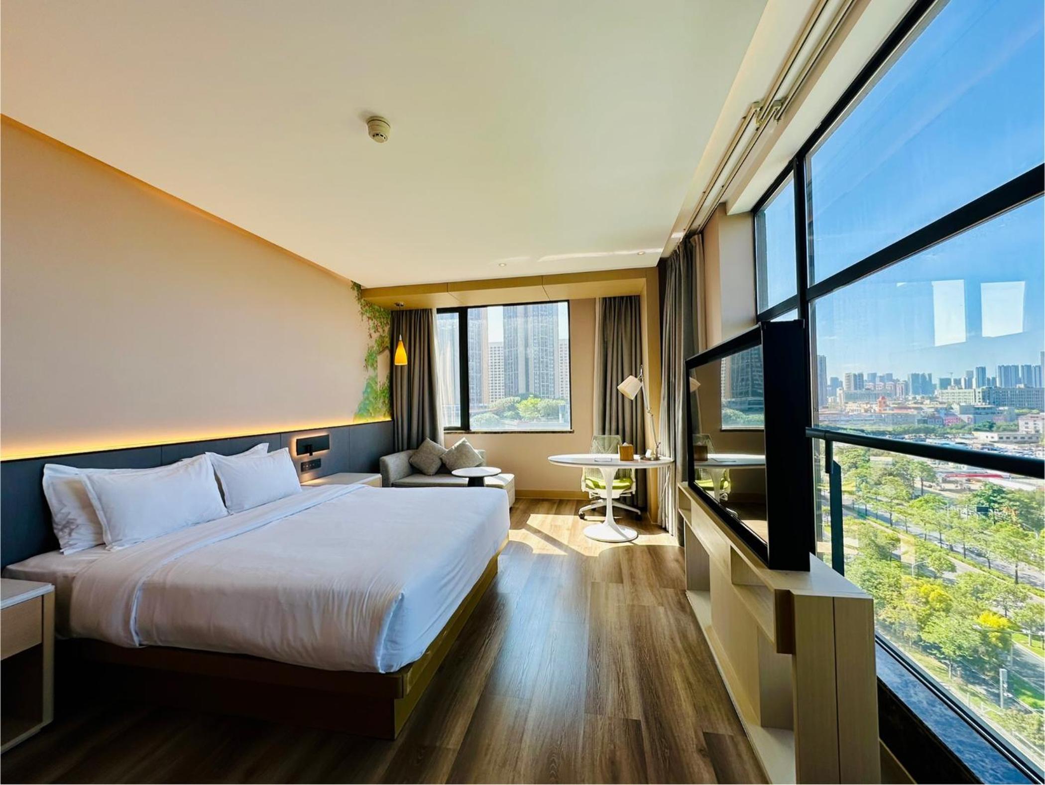 Room, King Bed, 180 Degrees View, Corner