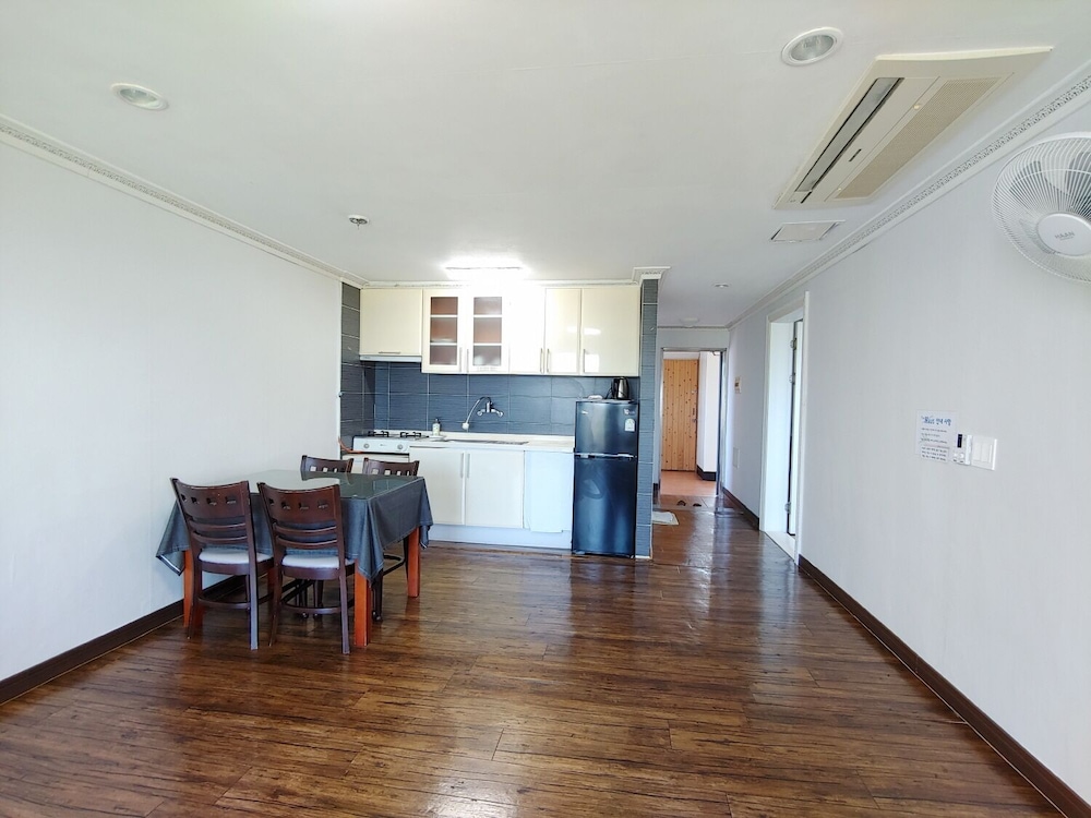 The Haus 17/37