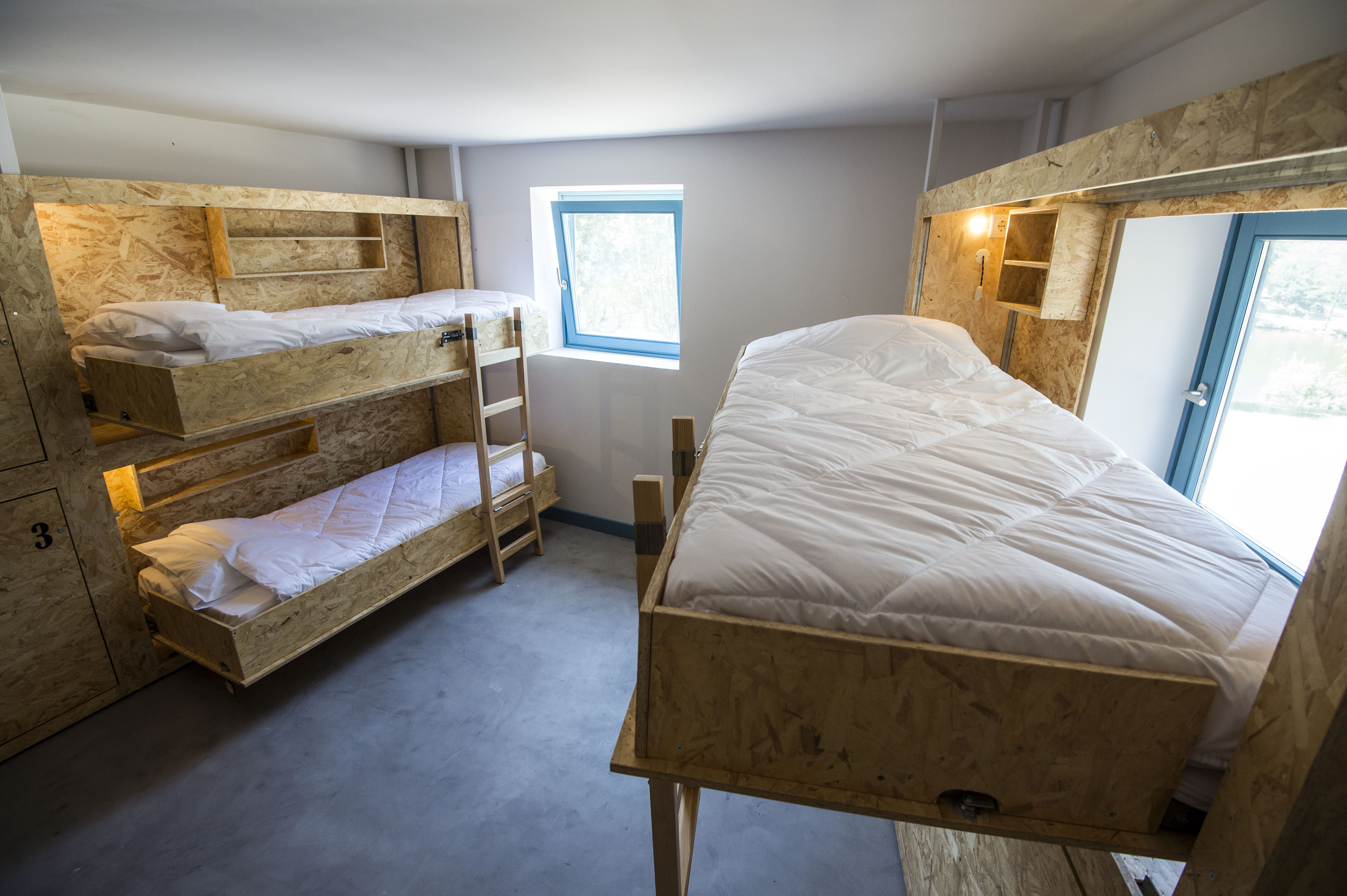 Mixed Dorm, 6 People