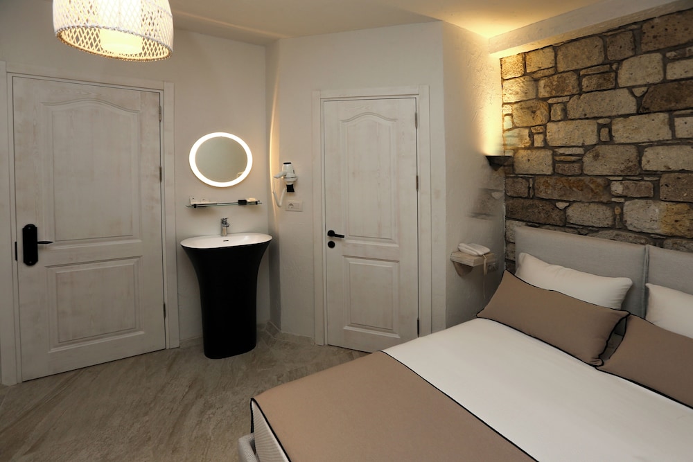 Avalon Boutique Hotel & Suites 35/59