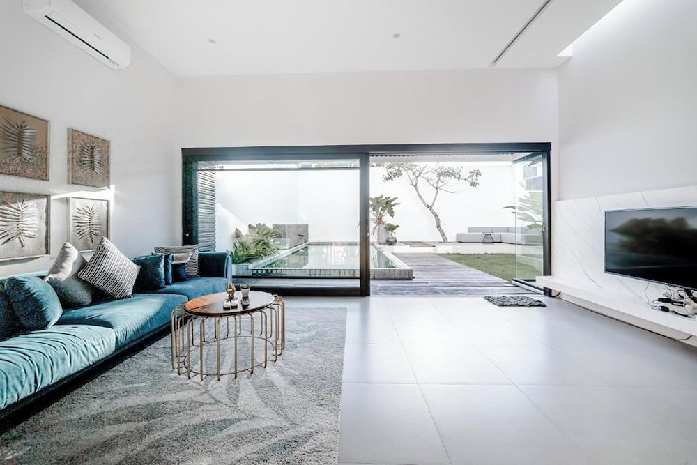 Mile Stone Villa 25/35