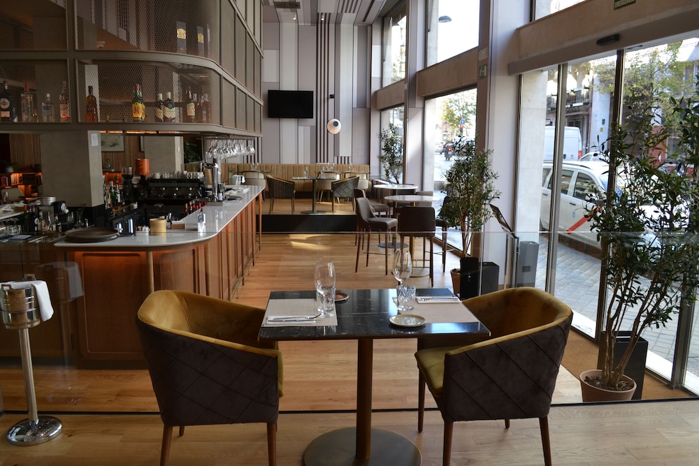 AC Hotel Avenida de America by Marriott 35/44
