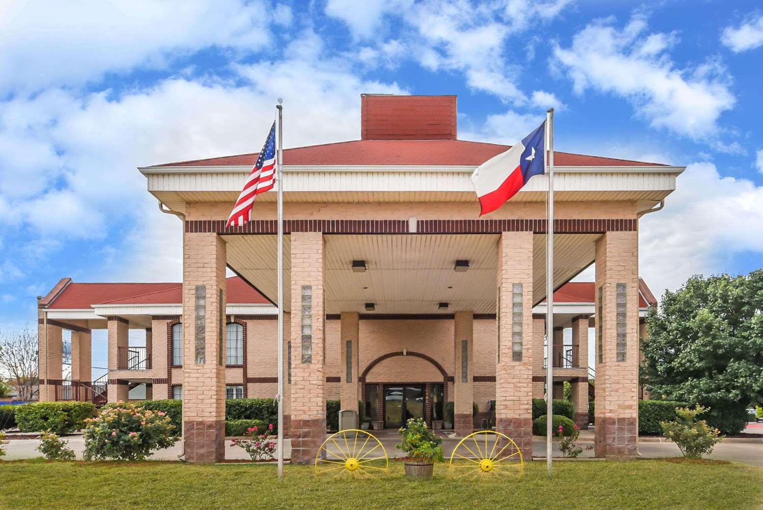 Days Inn By Wyndham Granbury 2/49