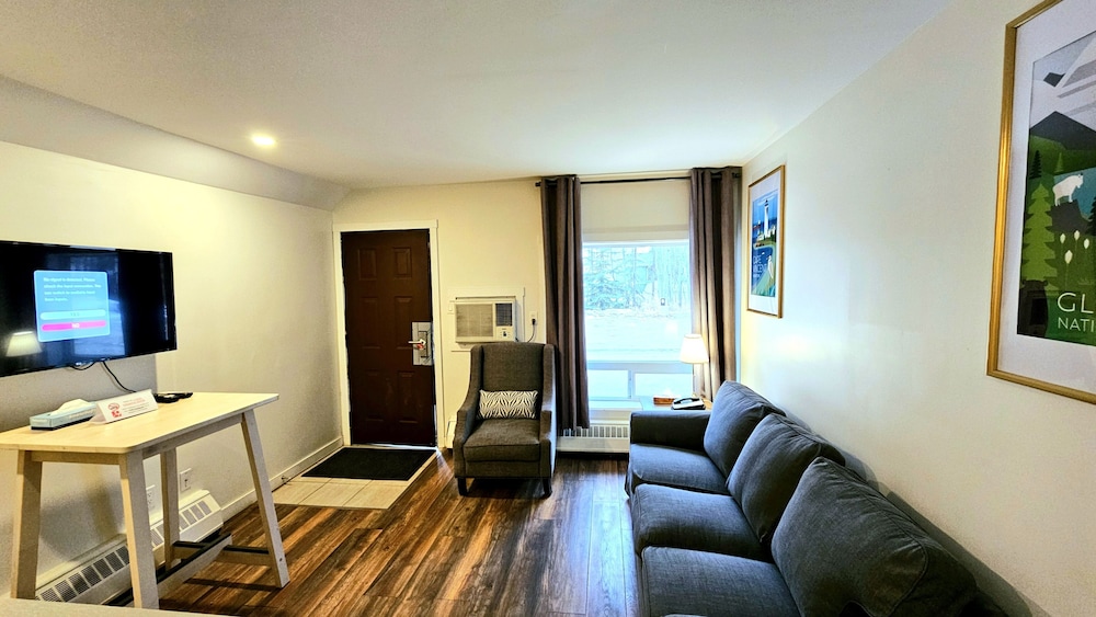 Cloud 9 Inn 54/72