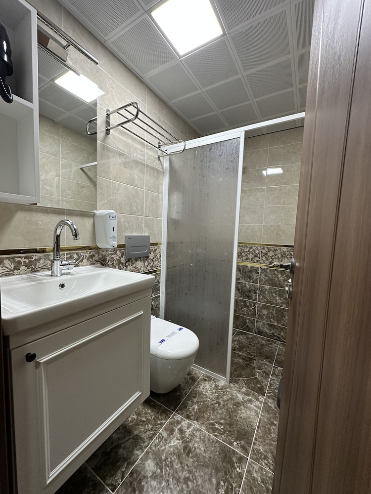 Poyraz Hotel 50/50
