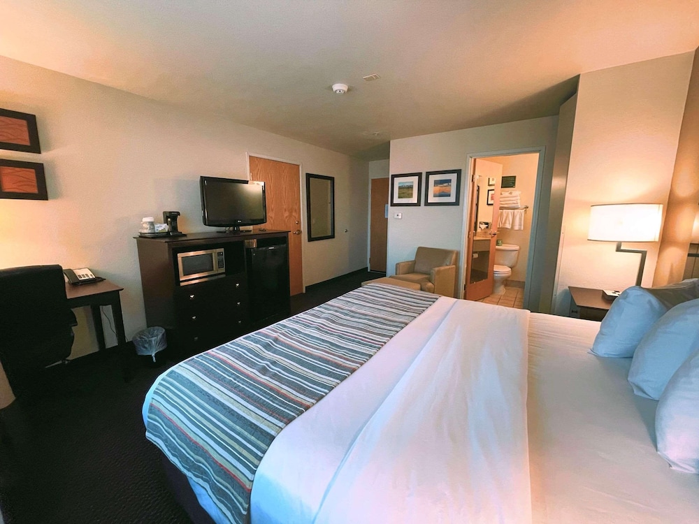 Country Inn & Suites by Radisson, Bend near Pilot Butte 14/50