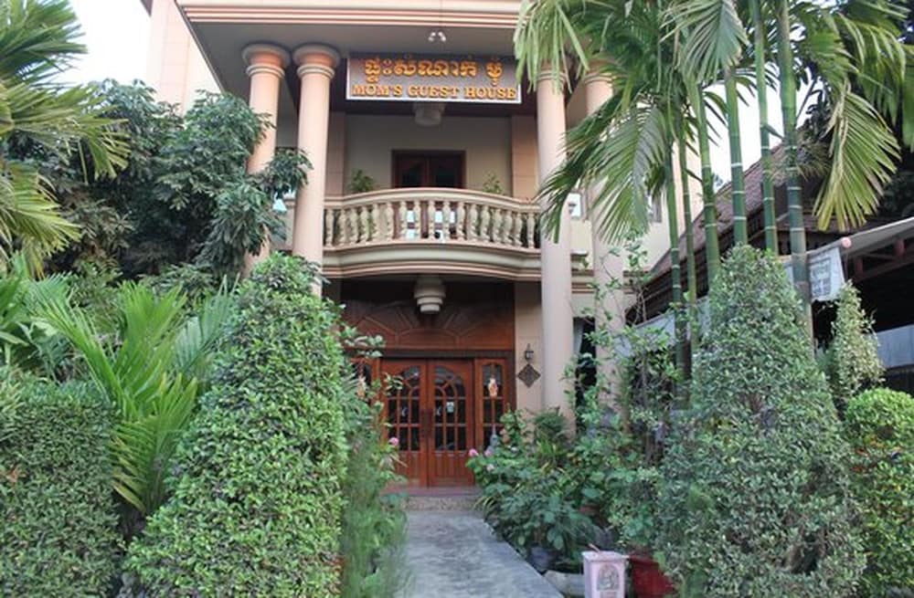 Mom's Guesthouse 6/54