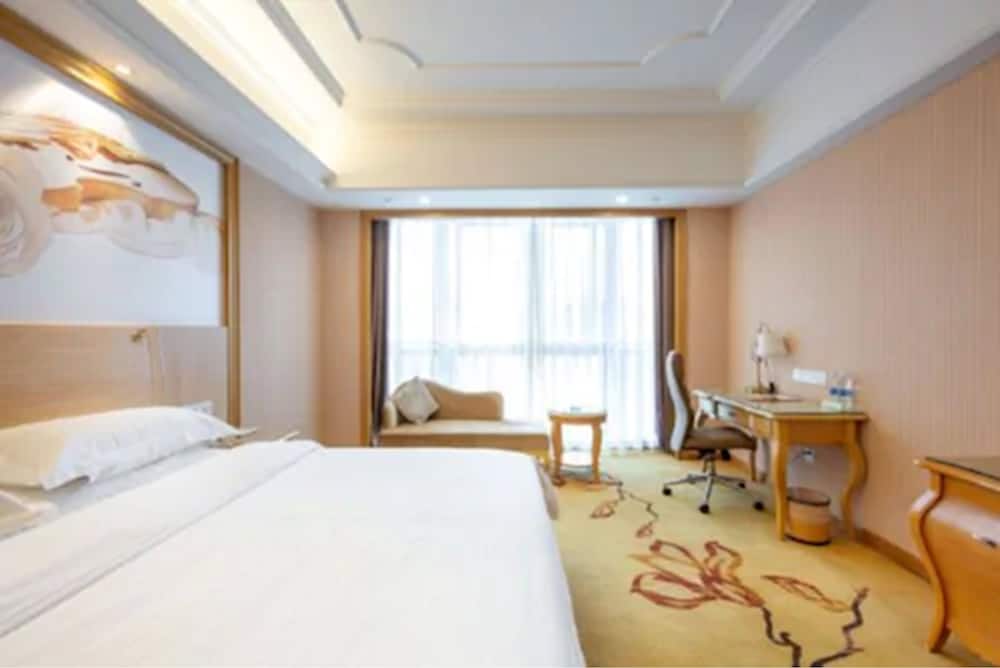 Vienna International Ningbo West Town Xintiandi 20/34