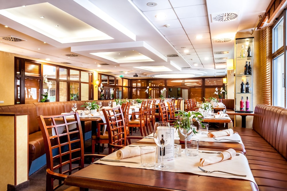 Qubus Hotel Legnica 35/50
