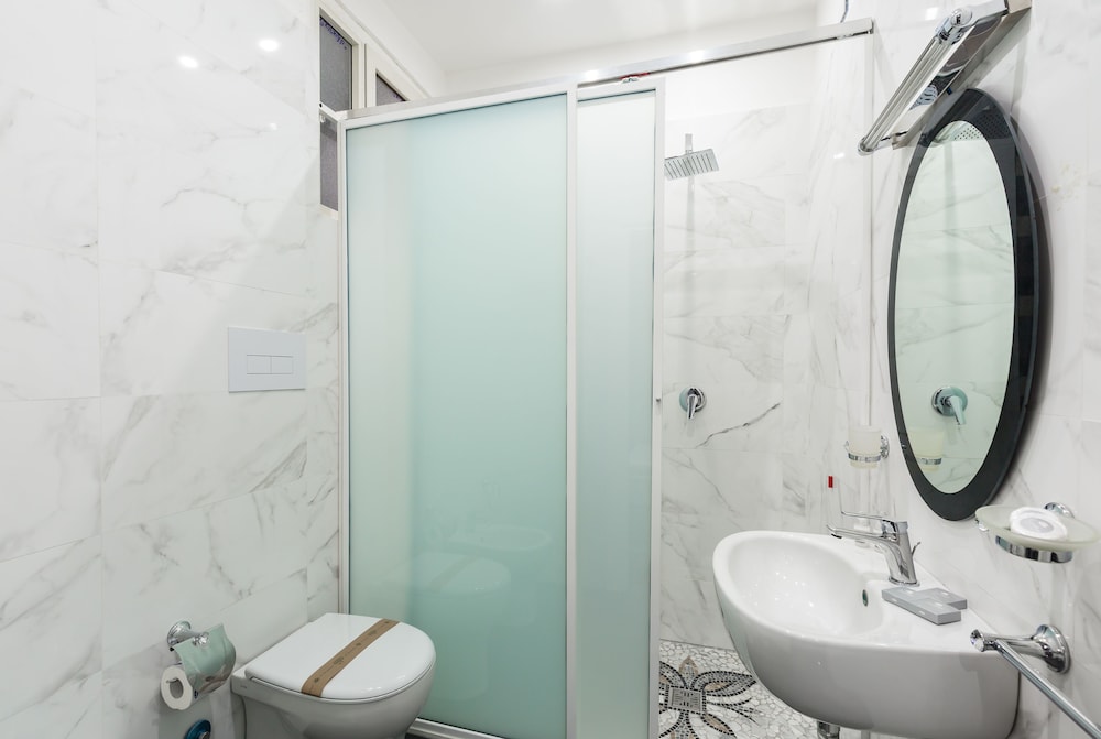 Hotel Bella Napoli Suites 65/67