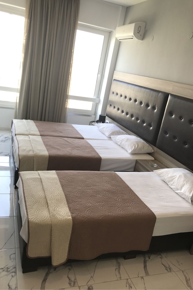 Rex Hotel 20/37