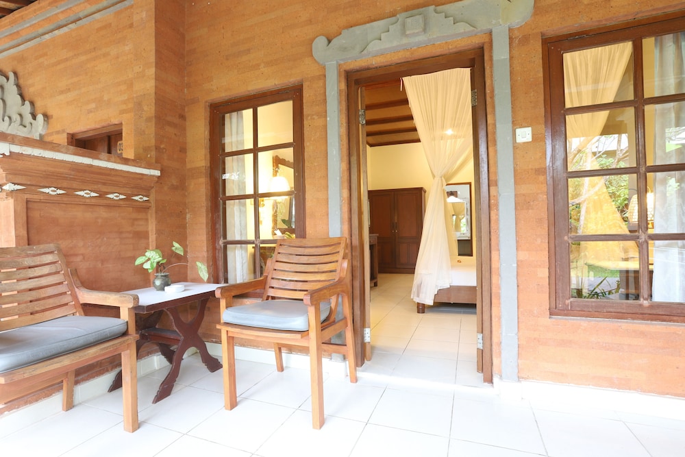 BUMI AYU BUNGALOWS 42/66