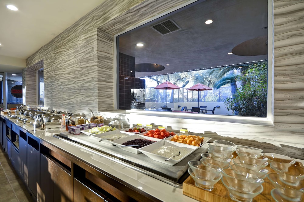 Doubletree By Hilton Phoenix North 48/73