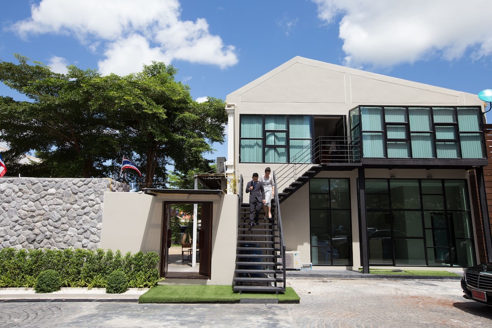 Natee the Riverfront Hotel Kanchanaburi 4/38