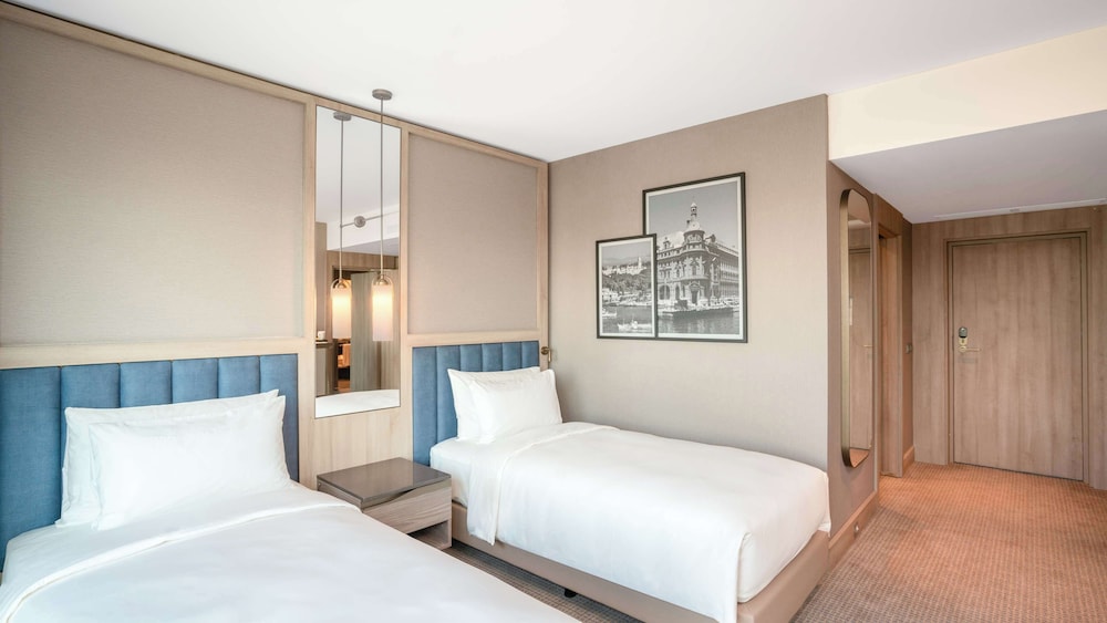 Radisson Hotel Istanbul Merter 12/48