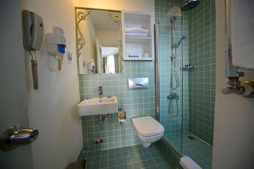 Adamar Hotel Special Category 17/66