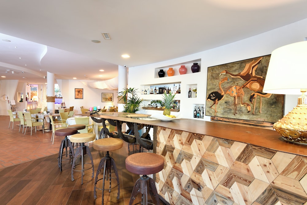 Hotel Resort And Spa Baia Caddinas 36/50