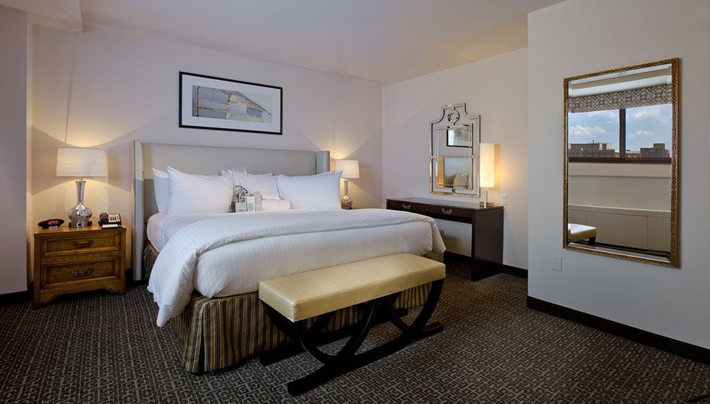 DELUXE, SUITE