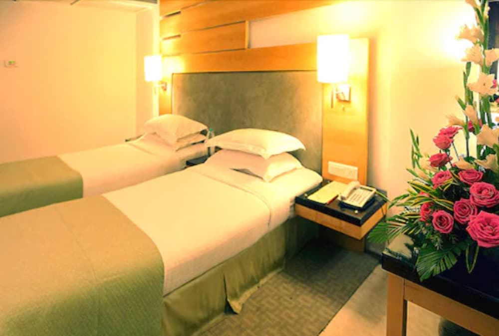The Peninsula Grand 23/68