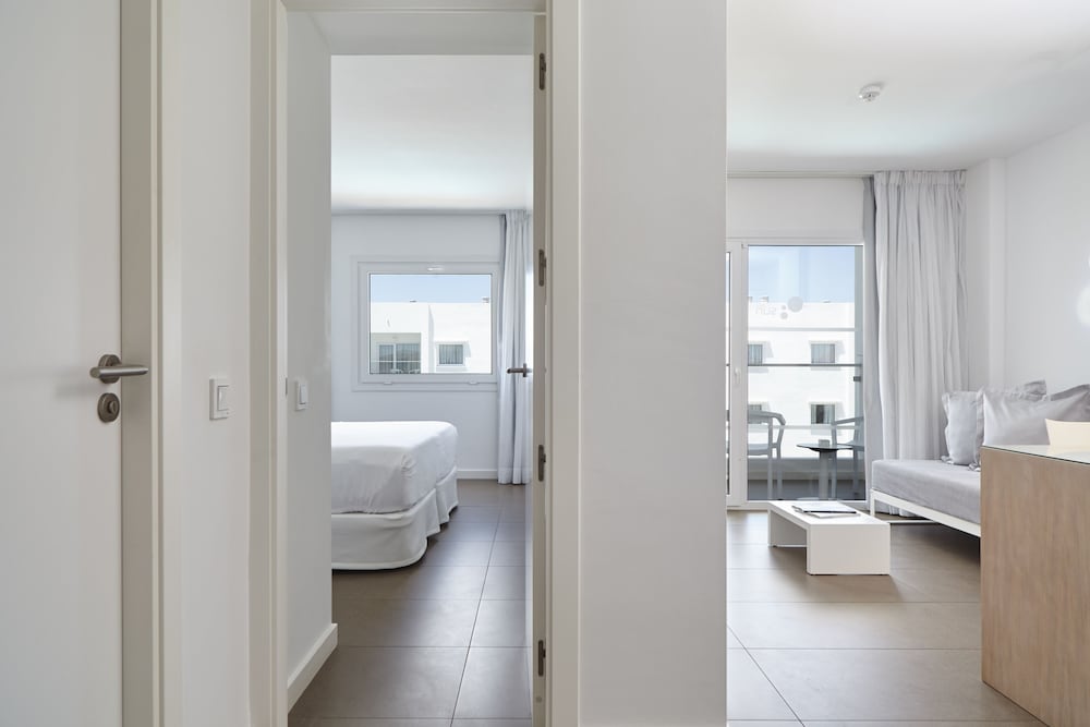 Ibiza Sun Apartments 60/60