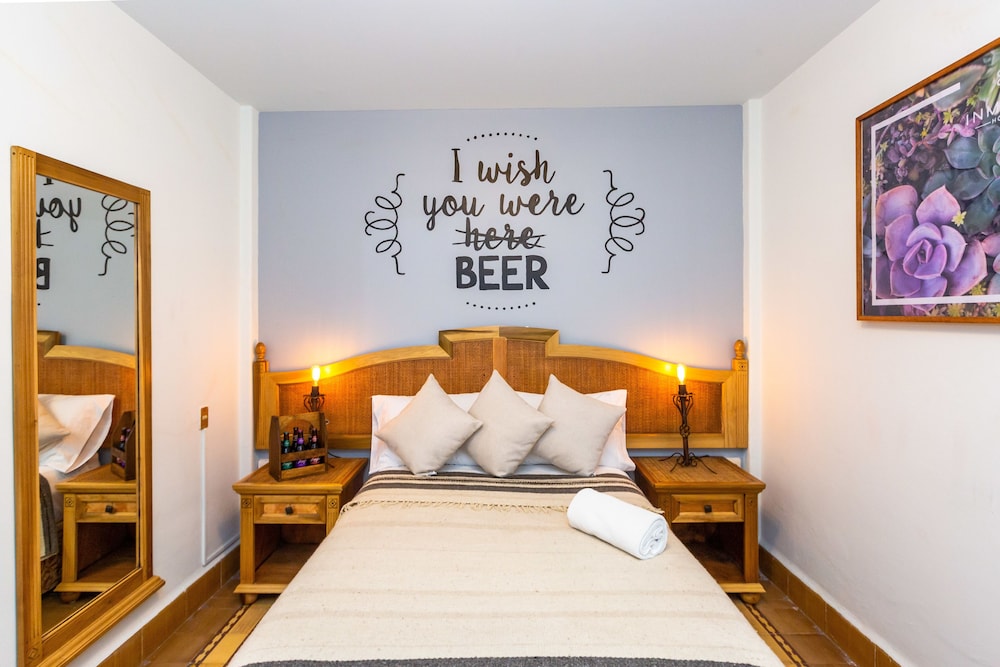 Mala Vecindad Beer Hotel 6/56