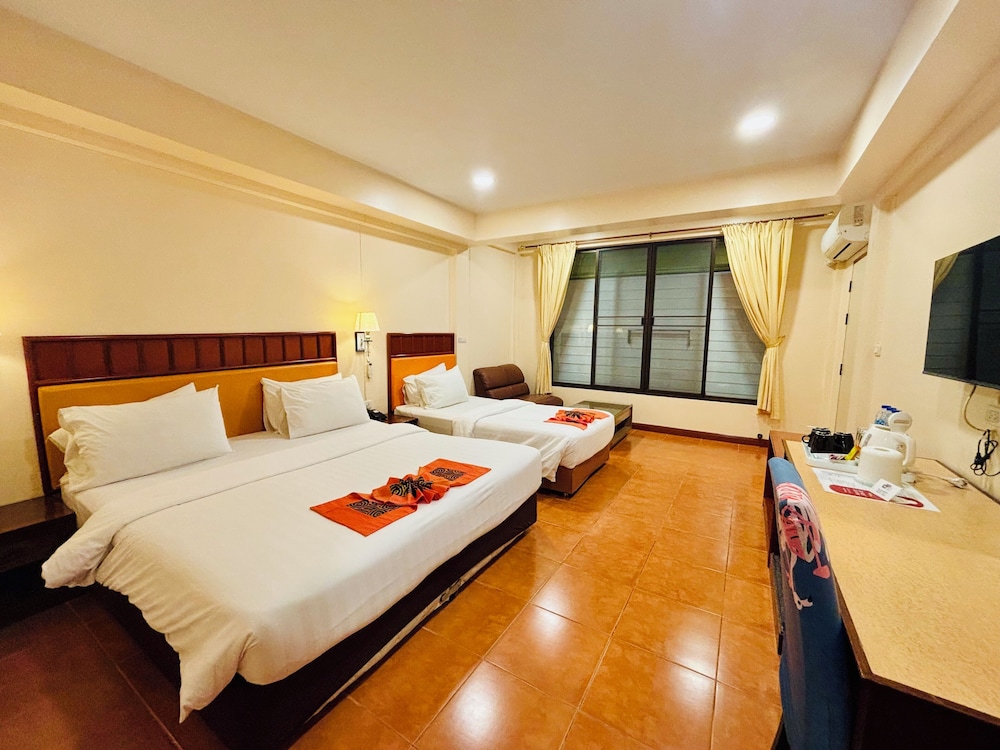 ROOM, TRIPLE