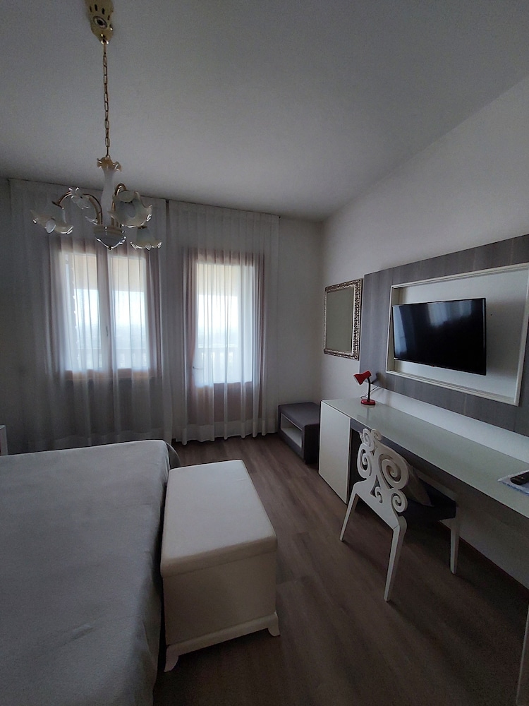 ALBERGO ALLA PINETA 7/23