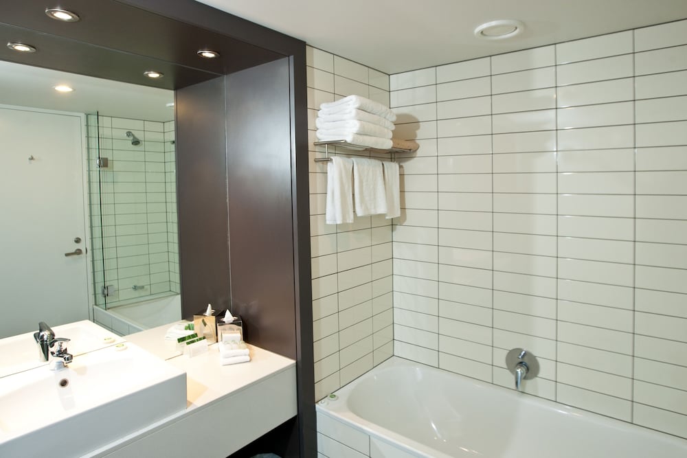 Rydges Wellington 68/69