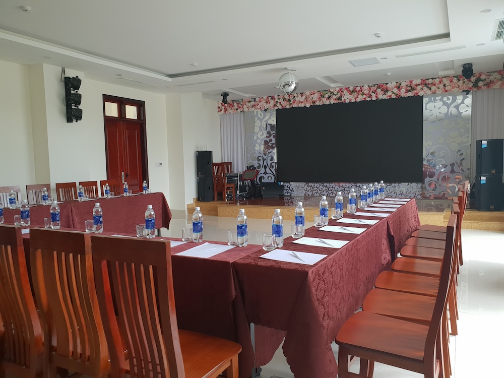 Phu Cuong Beach Hotel 60/69